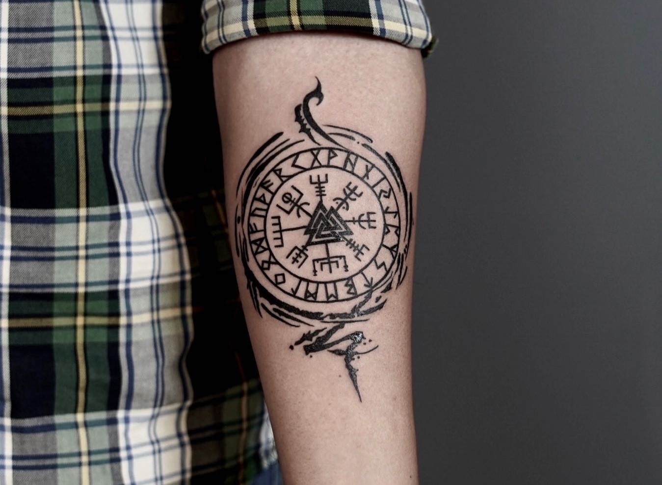 Eagle With Compass Tattoo Waterproof Sticker Temporary Body Tattoo –  Temporarytattoowala
