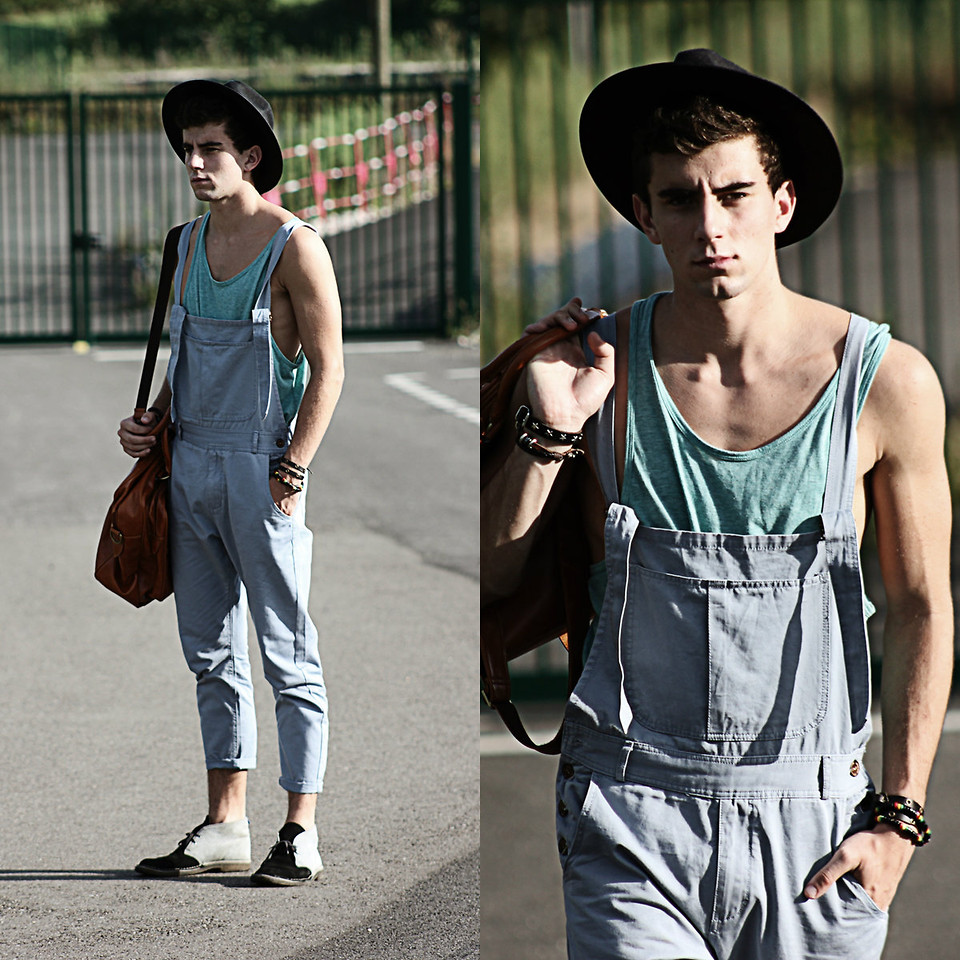 Overalls outfit