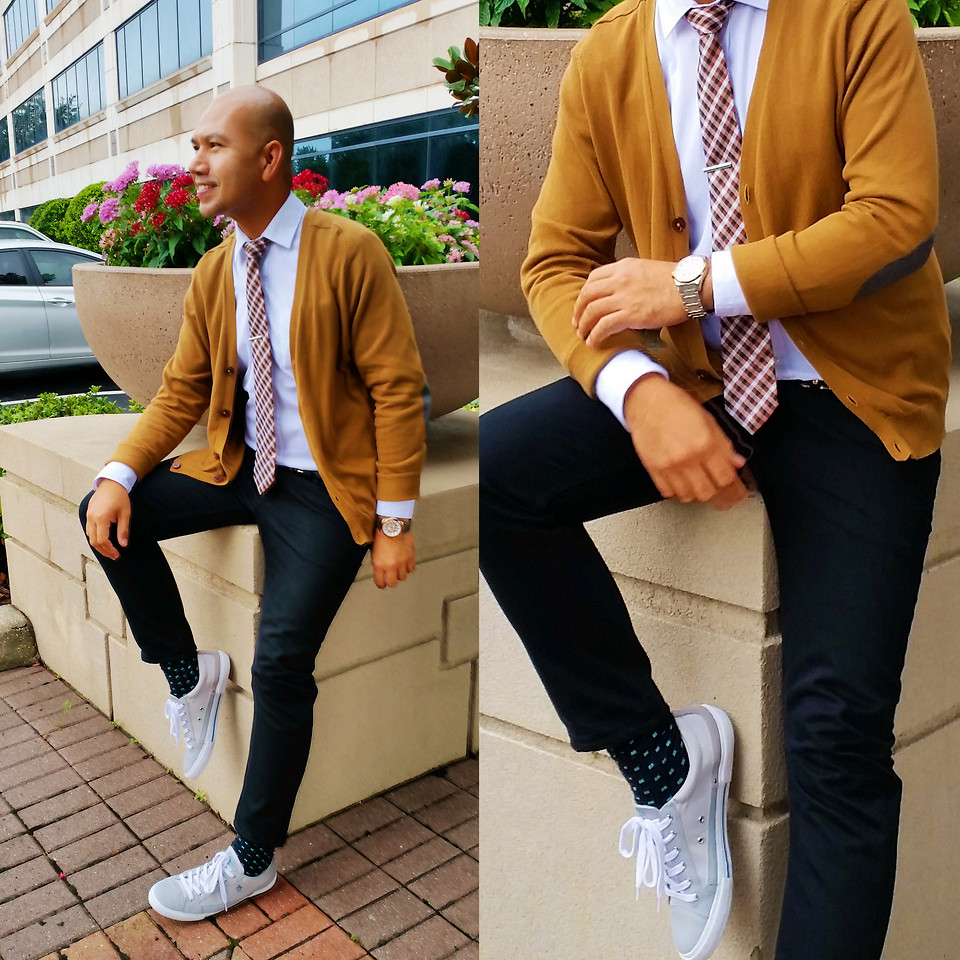 Tips & Guide To Men's Sweater Outfit