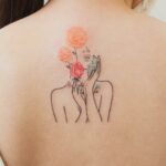 Minimalist Floral Woman Back Tattoo 2022 02 03 16 47 53 e1708388245245 Outsons